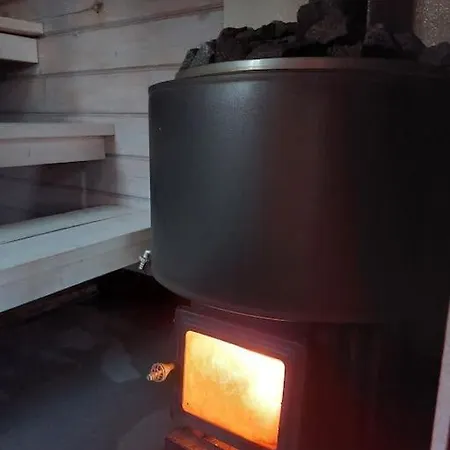 Lumous Forest Hut, Luontovire