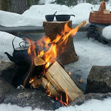 Lumous Forest Hut, Luontovire Chalet Hankasalmi