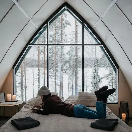 Lumous Forest Hut, Luontovire