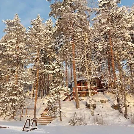 Lumous Forest Hut, Luontovire